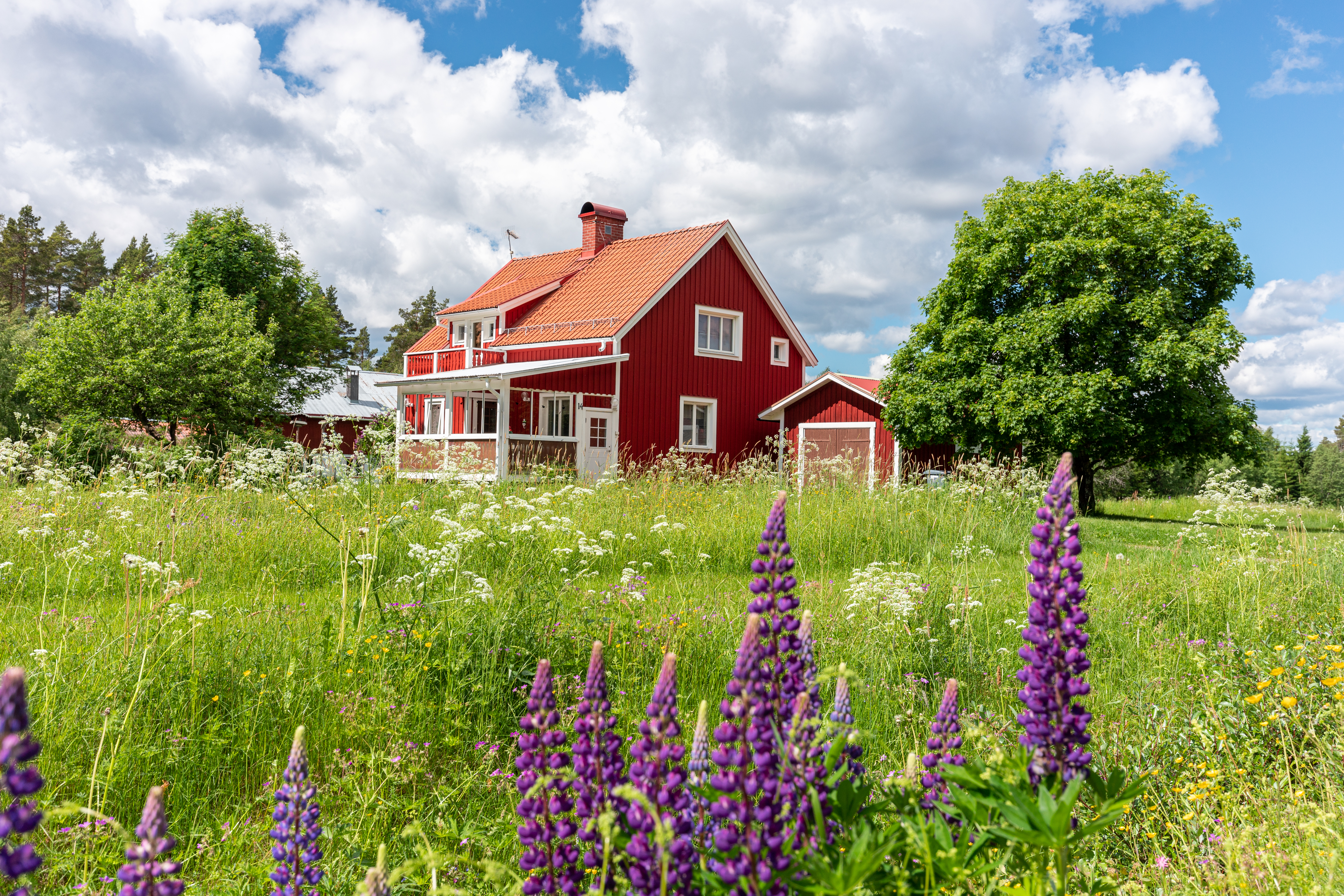 Schwedisches Wohnhaus im Sommer in Nusnäs, Dalarnas län